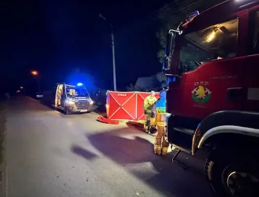 Tragiczne zdarzenie w Wólce. Strażacy i ratownicy walczyli o życie mieszkańca