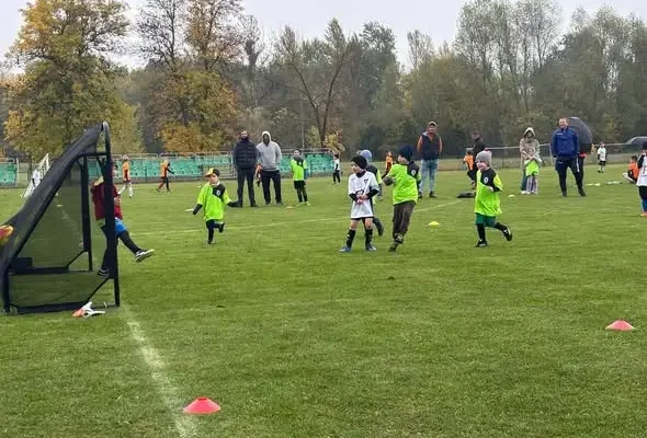 Młodzi piłkarze z Janowca rozegrali dwa turnieje w jeden dzień