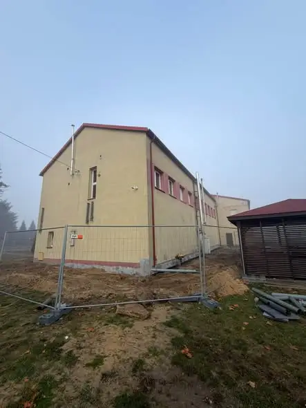 Remont budynku OSP Krzywda nabiera tempa – trwają prace wykończeniowe