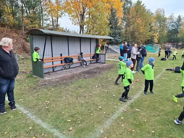 Sportowy weekend LKS Serokomla Janowiec: turniej żaka i porażka juniorów